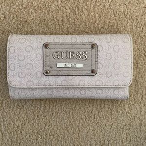GUESS wallet